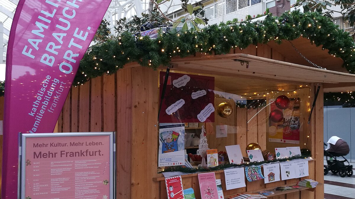 Weihnachtshütte im Nordwestzentrum